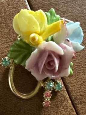 Vtg Coro Rare Double Signed Porcelain Flower Bouquet & 5! Rhinestones Pin/Brooch